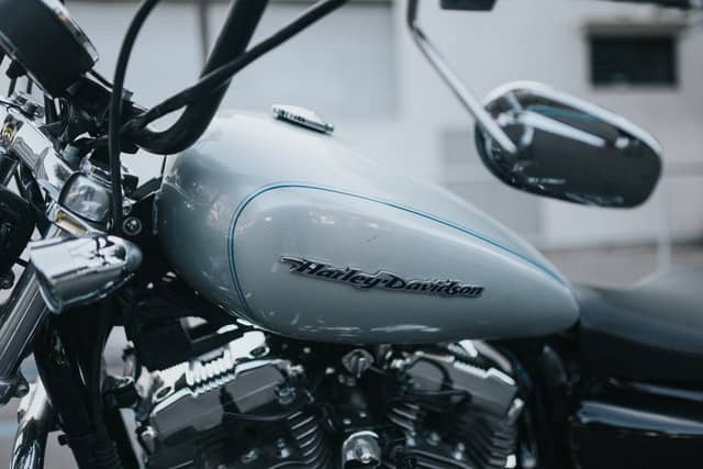 Köper Harley Davidson-aktier